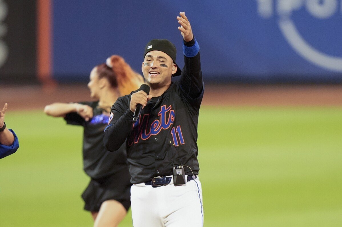 OMG! O jogador de infield dos Mets, José Iglesias, canta sua música após a vitória